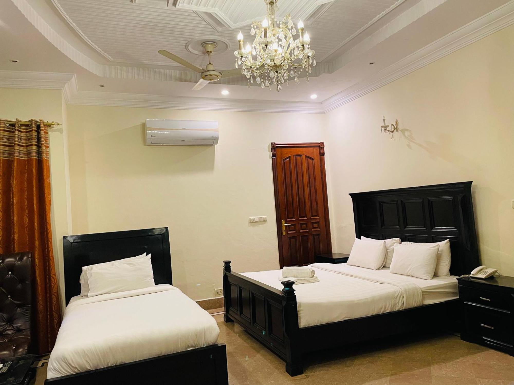 Executive Galaxy Guest House Islamabad Exterior foto