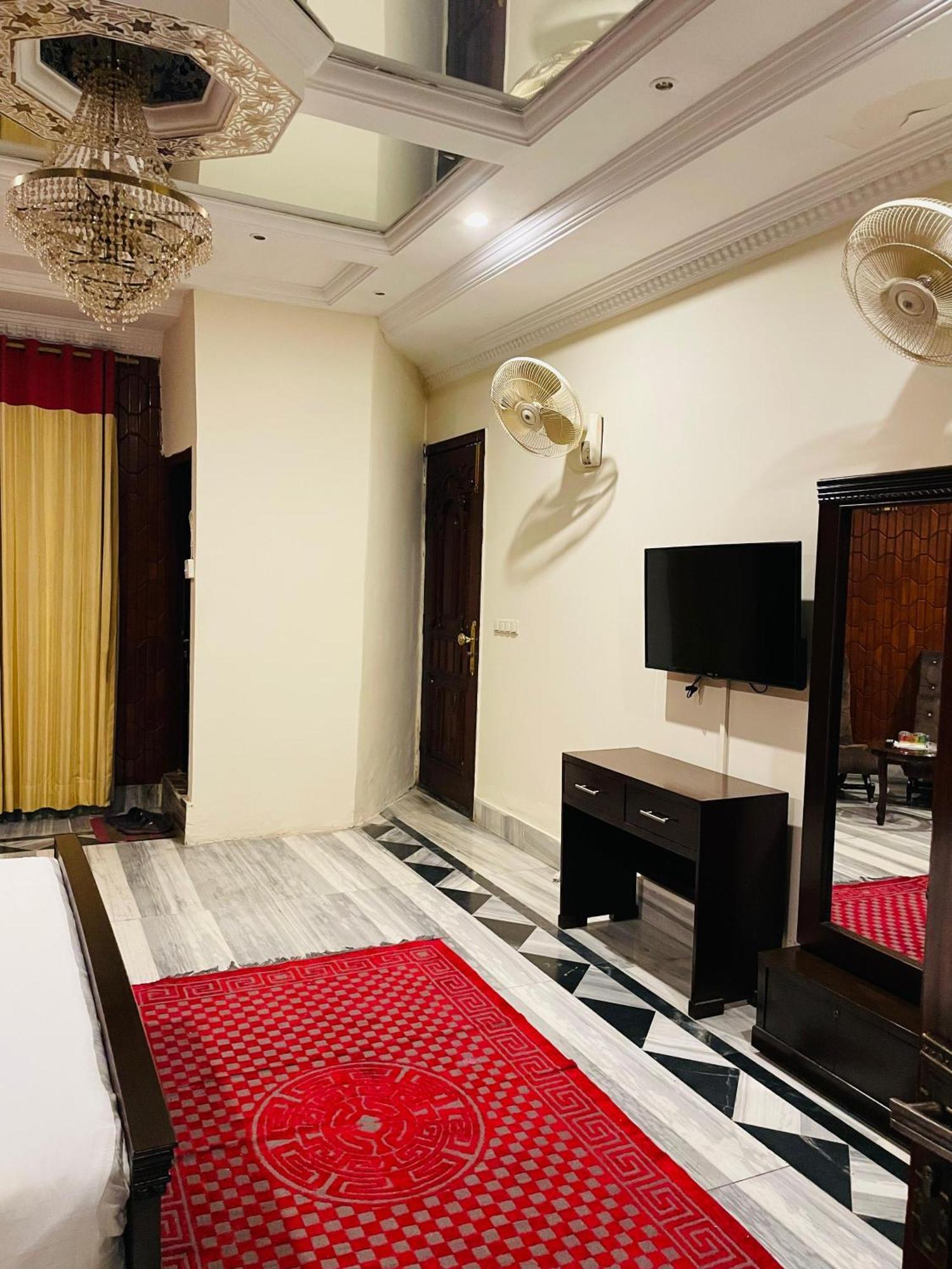 Executive Galaxy Guest House Islamabad Exterior foto