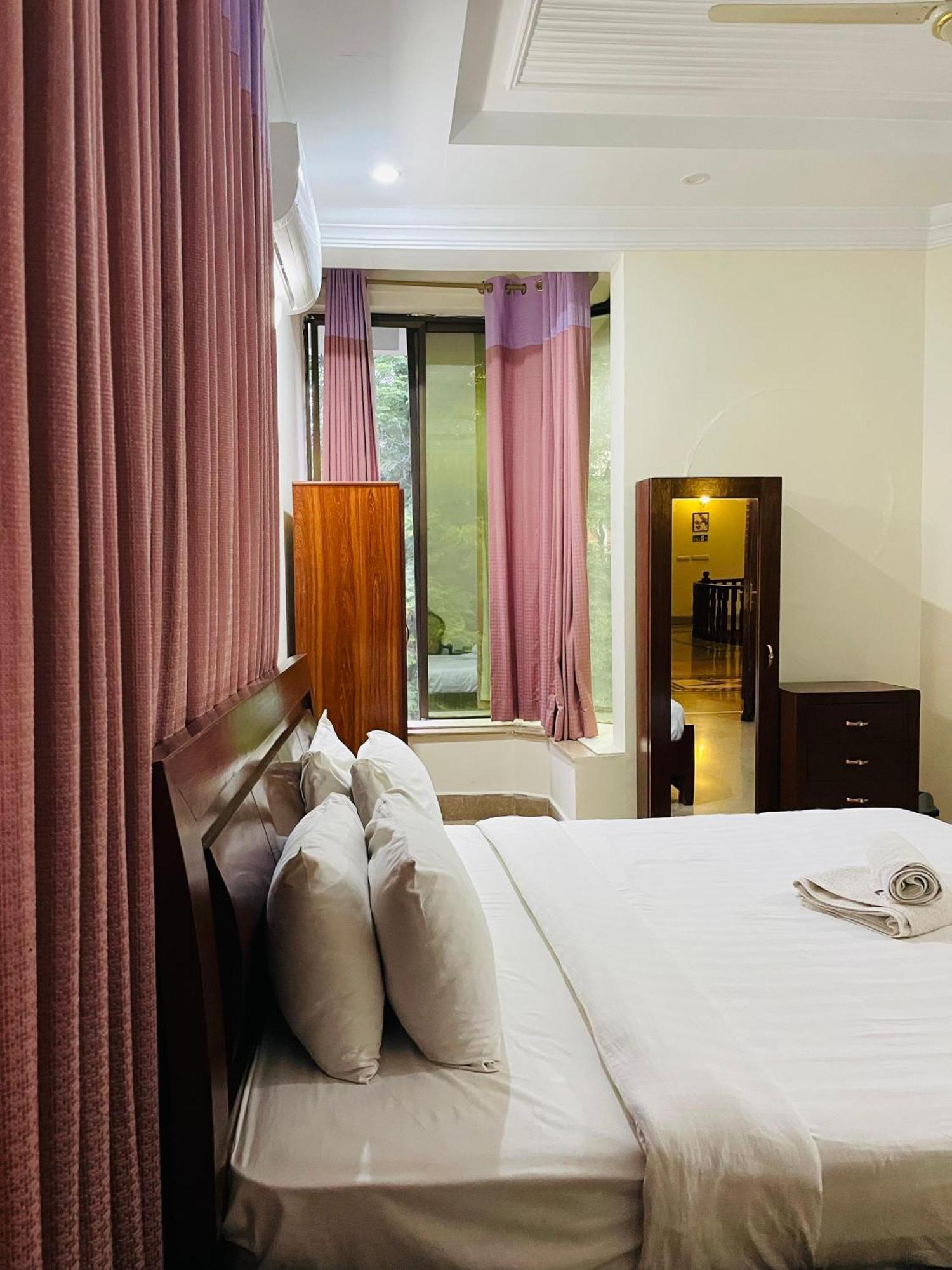 Executive Galaxy Guest House Islamabad Exterior foto